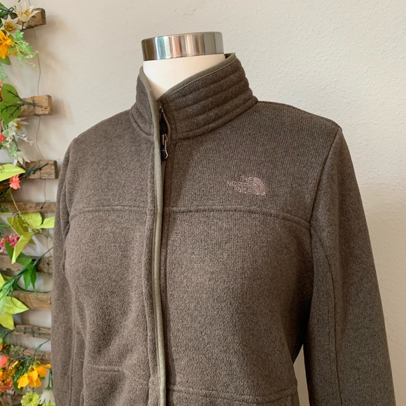 The North Face Fleece Jacket - Picture 2 of 3